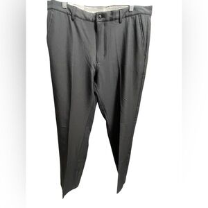 ⛳️🩶NWT Greg Norman Men's Gray Travel Pants size 36x30
Awesome fabric!